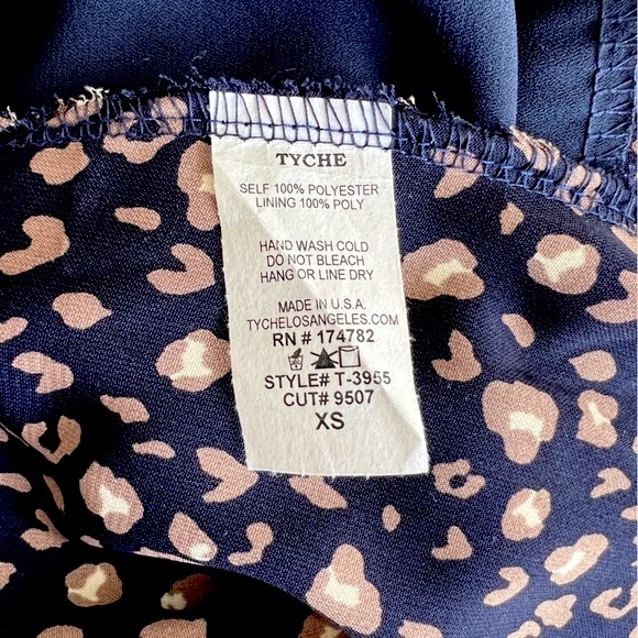 VICI Navy V-Neck Blouse Leopard Print size XS - Picture 7 of 9